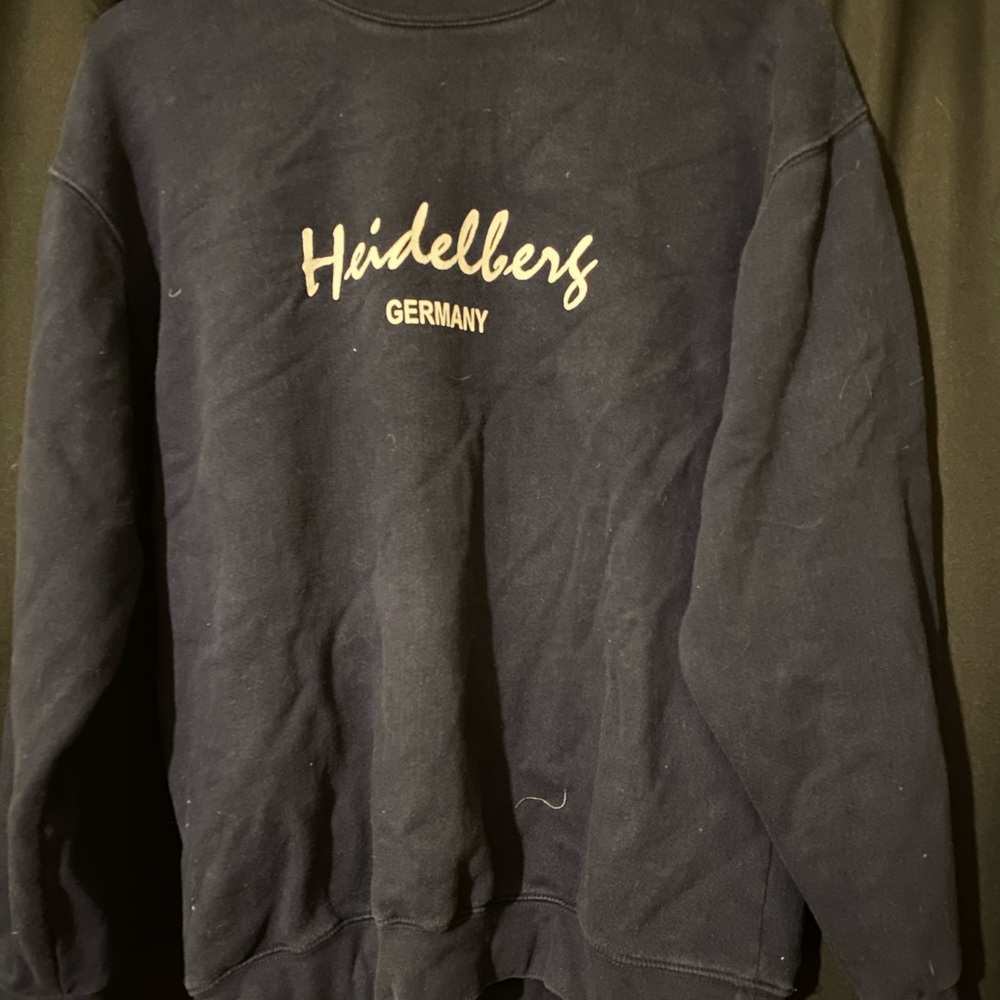 thrifted navy blue crew neck, heidelberg germany
